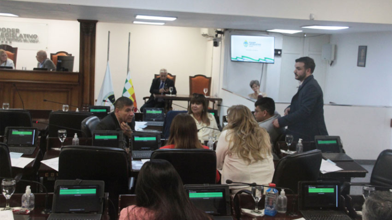 Golpearon al legislador Vargas y se encuentra internado