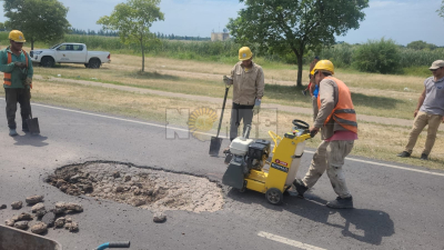 Repararon bache gigantesco en el acceso al aeropuerto
