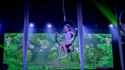 Dictan clases de acrobacia aérea circense y parkour 