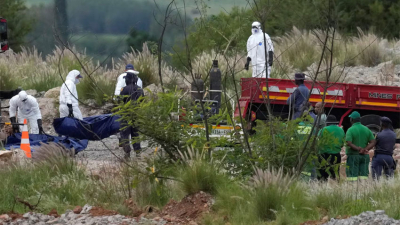 Hallaron 78 cadáveres en una mina de oro a dos kilómetros bajo tierra