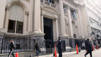 El crawling peg de 1% no debutó en el mejor día para el dólar
