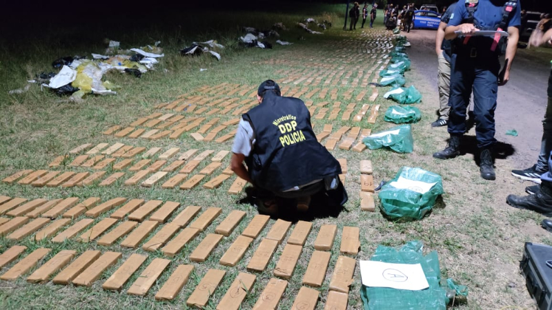 La Policía Caminera interceptó una camioneta y secuestró 700 kilogramos de marihuana