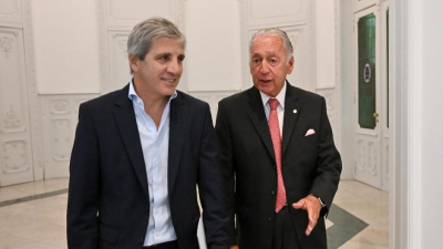Caputo prometió "nivelar la cancha" frente a los importados