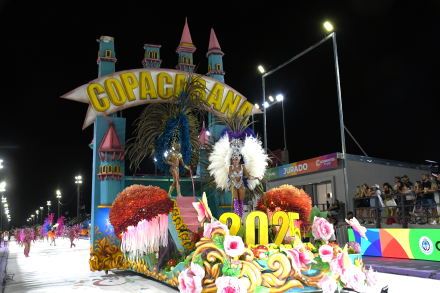 Carro Apertura Copacabana.JPG