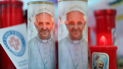 El mensaje del Papa desde el hospital: "Me siento sostenido por el pueblo de Dios"