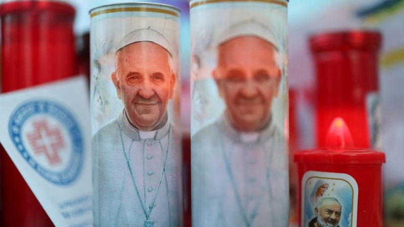 El mensaje del Papa desde el hospital: "Me siento sostenido por el pueblo de Dios"