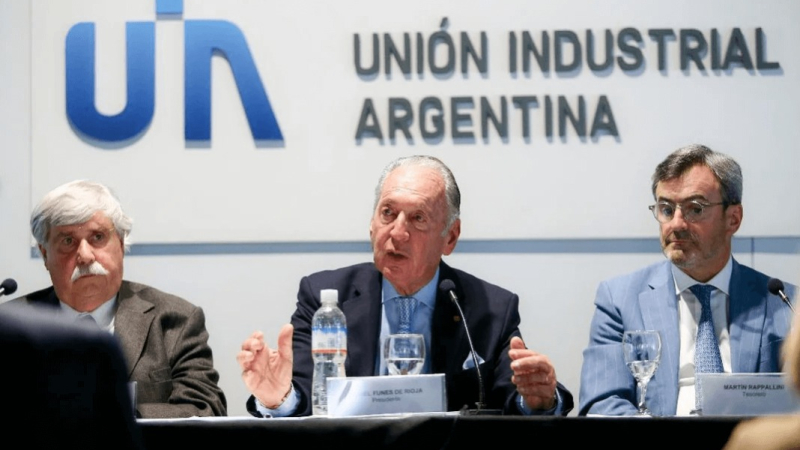 La industria sigue en contracción 