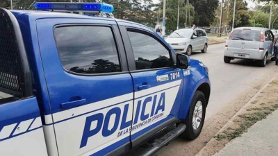 Un adolescente de 16 años discutió con su novia, se tiró a la ruta y murió atropellado por un camión