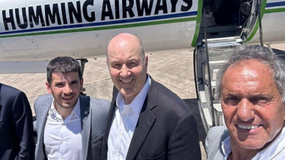 El alquiler del avión con el que Hayden Davis recorrió el país