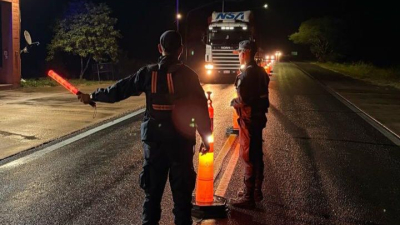La policía detectó 30 conductores alcoholizados durante el fin de semana largo