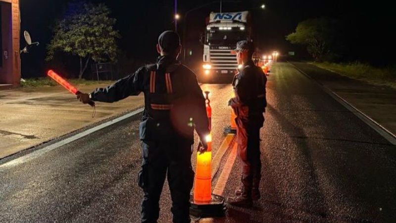 La policía detectó 30 conductores alcoholizados durante el fin de semana largo