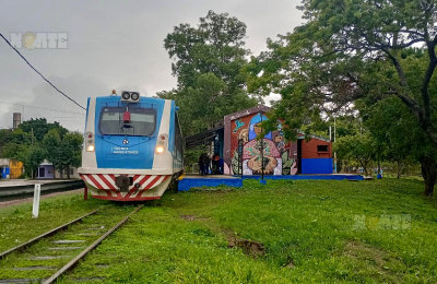 Volvió a circular el tren metropolitano a Puerto Tirol, con algunas demoras