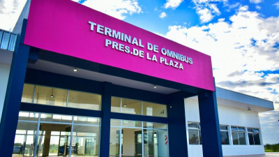 El gobernador Zdero constató la obra reactivada de la nueva terminal