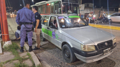 Conducía alcoholizado, intentó agredir a los inspectores y terminó detenido