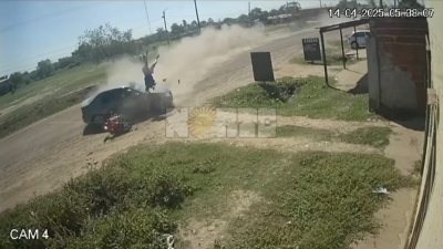Impresionante choque en Resistencia: voló por el aire y sufrió varias fracturas