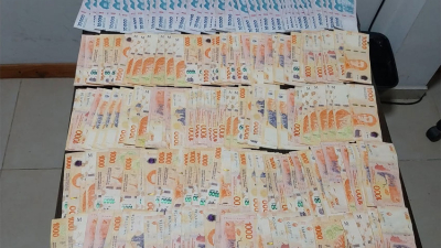 Se llevaron varios millones en efectivo y celulares de un local de ropas