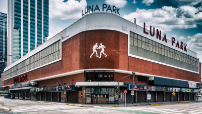 En contra de las normas, quieren demoler el interior del Luna Park para hacer un nuevo estadio