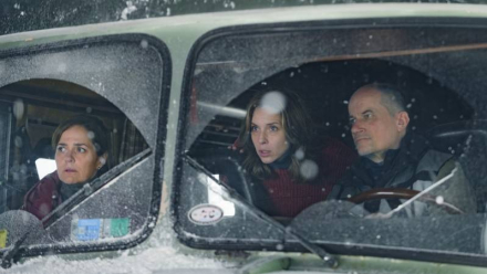 F10 Ana (Andrea Pietra) y Elena (Carla Peterson la sensibilidad femenina. A su lado, Lucas (Marcelo Subiotto.jpg