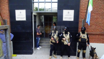 Vallado y gran despliegue de seguridad por la llegada del clan Sena