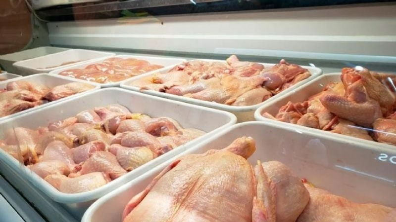 Por primera vez en Argentina, el pollo supera a la carne vacuna en consumo