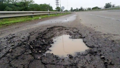 Más conductores se niegan a pagar el peaje ante el abandono de la ruta 16