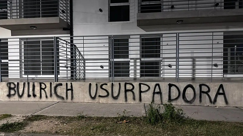 Reclaman a Caputo y Bullrich la devolución de viviendas a sus legítimos propietarios