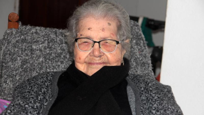 Adelina Ester Gómez Silva, 103 años de sonrisas al sol