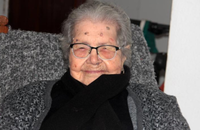 Adelina Ester Gómez Silva, 103 años de sonrisas al sol