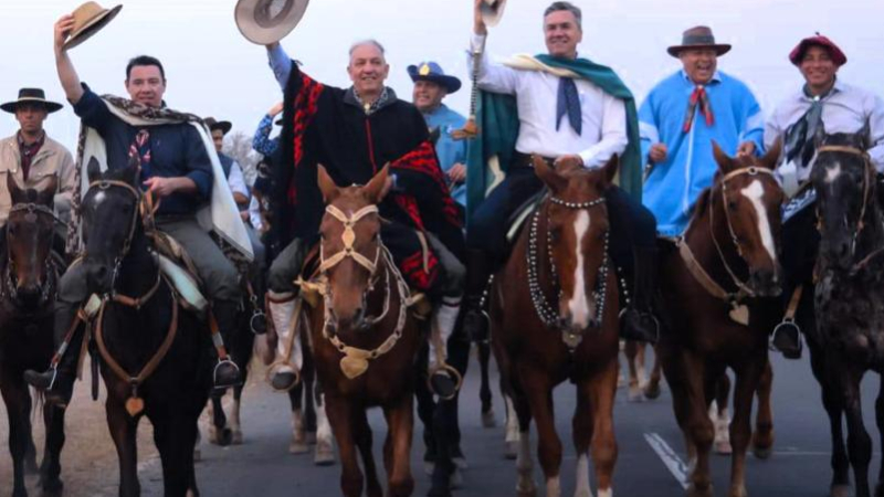 Misa y bendición de jinetes en la previa de la Cabalgata de la Fe