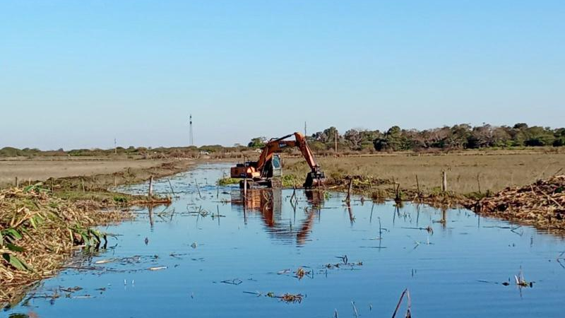 Gobierno avanza con obras en la zona rural de Presidencia de la Plaza