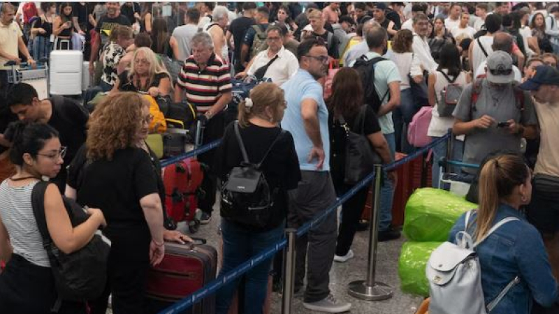 Comenzó el paro de controladores: hay más de 15 mil pasajeros afectados