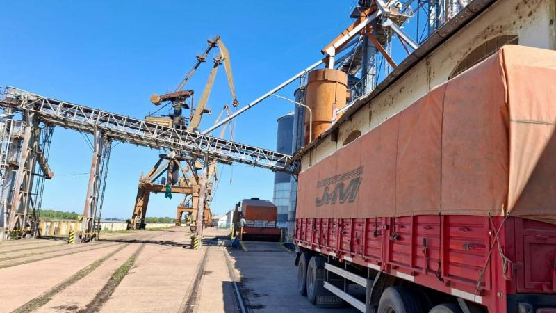 Barranqueras recibe trigo de Santa Fe