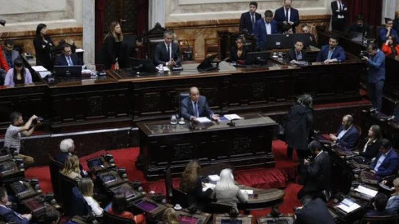 Francos denunció una operación política