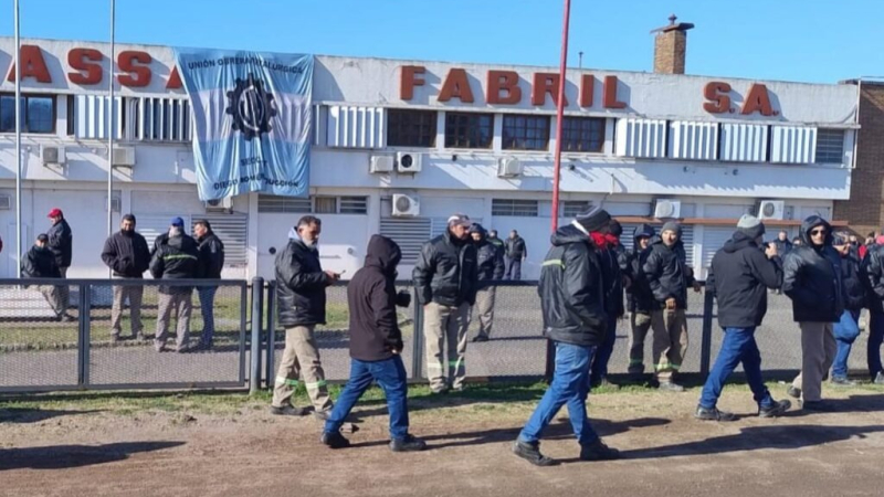 Crisis en Vassalli: casi 300 familias en vilo y la UOM endurece medidas