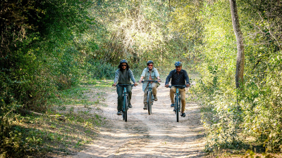 Travesías en kayak, senderismo, camping y comida típica, propuesta en el monte chaqueño