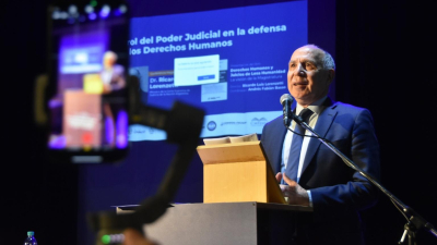 Lorenzetti destacó los juicios de lesa humanidad como un "contrato social" de la Argentina