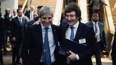El presidente celebró el acuerdo y reiteró que Caputo es "el mejor ministro de Economía de la historia"