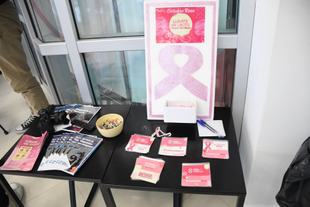 Desayuno Rosa en el CMNR (2).jpg