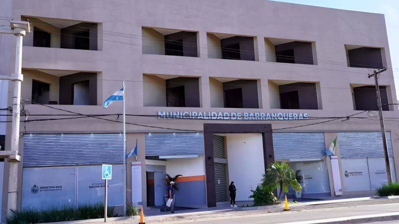 La propietaria del edificio municipal de Barranqueras reclama alquileres adeudados