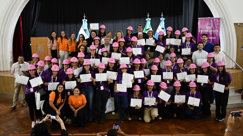 Más de 90 mujeres lograron su certificación en oficios de la construcción 