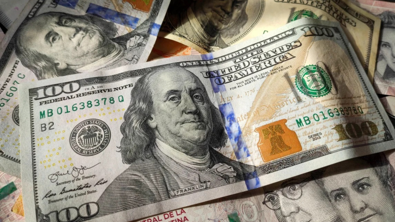 El dólar tarjeta va camino a los $2.000 y el minorista se afirma en $1.515, un nuevo récord