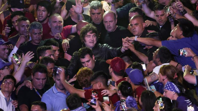 Milei: "El domingo va a cambiar la Argentina en serio"