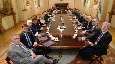 Milei se reúne con gobernadores en la Rosada