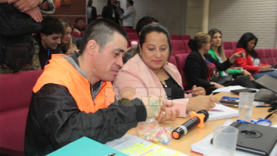 "Vinieron con dos vehículos, llevaron dos palas y se fueron"