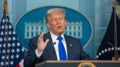 Se aleja una senadora que simpatizaba con Trump y ahora se queja de su "odio"