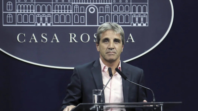 Caputo volvió a negar que el dólar esté atrasado