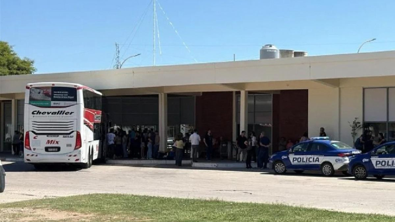 Dos choferes de un viaje de egresados dieron positivo en alcoholemia