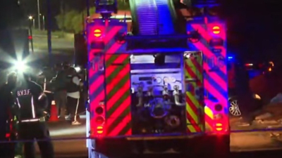 Atropellaron a cuatro bomberos que apagaban un incendio y uno de ellos murió