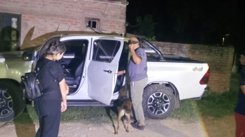 Recuperan en zona rural de General San Martín dos camionetas robadas en Buenos Aires
