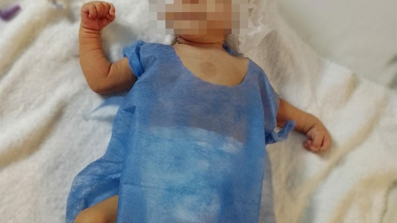 Su hijo nació prematuro y pide ayuda para sostenerse